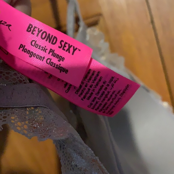 34 DDD LaSenza bras - Picture 9 of 10